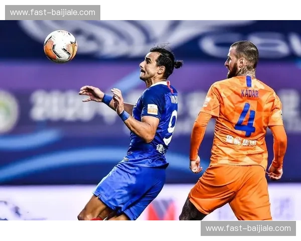 燃情绿茵，蓝紫对决：2017赛季鲁能与申花恩怨情仇录